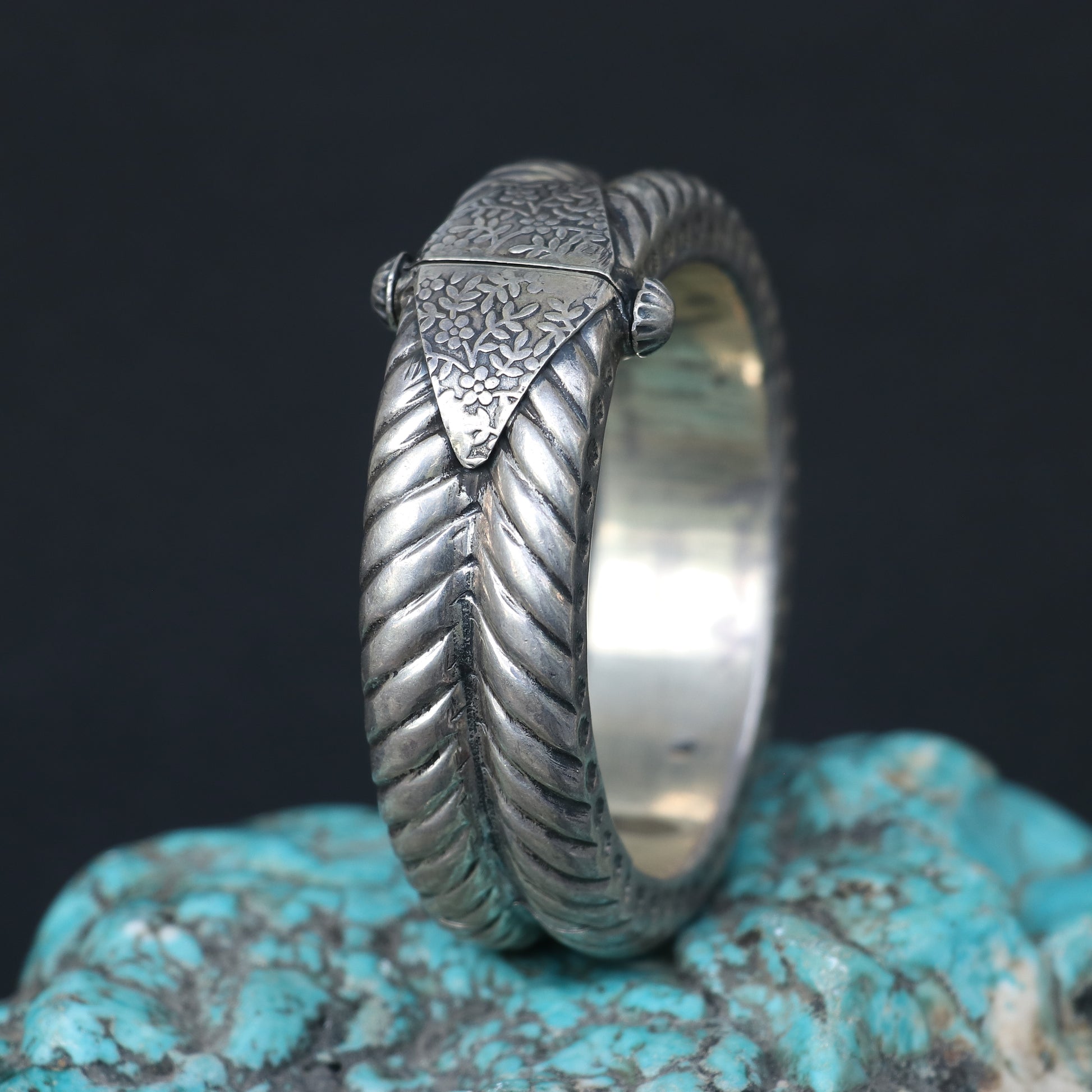 OXIDISED SILVER BANGLE WITH TWISTED ROPE PATTERN