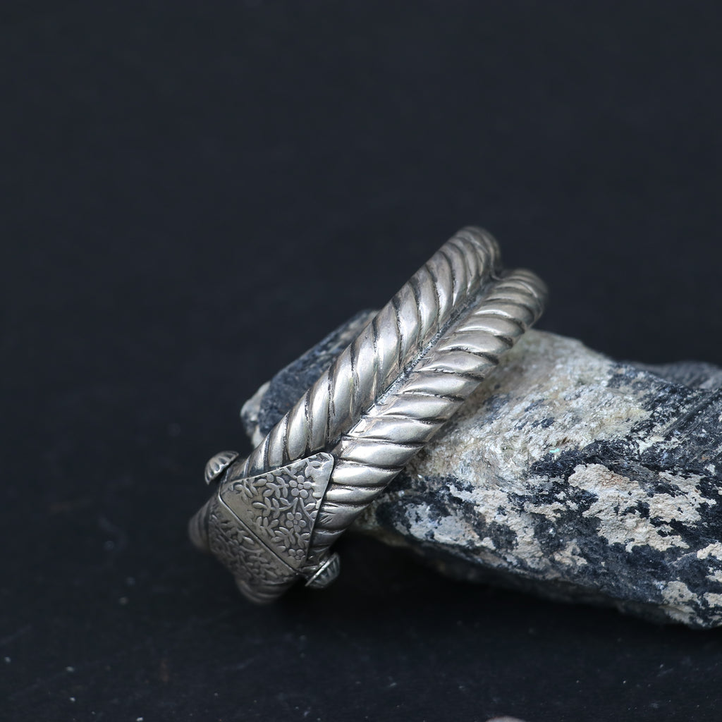 OXIDISED SILVER BANGLE WITH TWISTED ROPE PATTERN