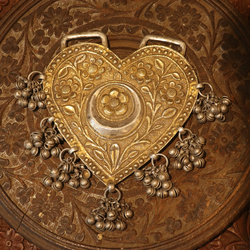 VINTAGE HEART SHAPED PENDANT IN GOLD PLATED FINISH AND GHUNGROO DANGLERS