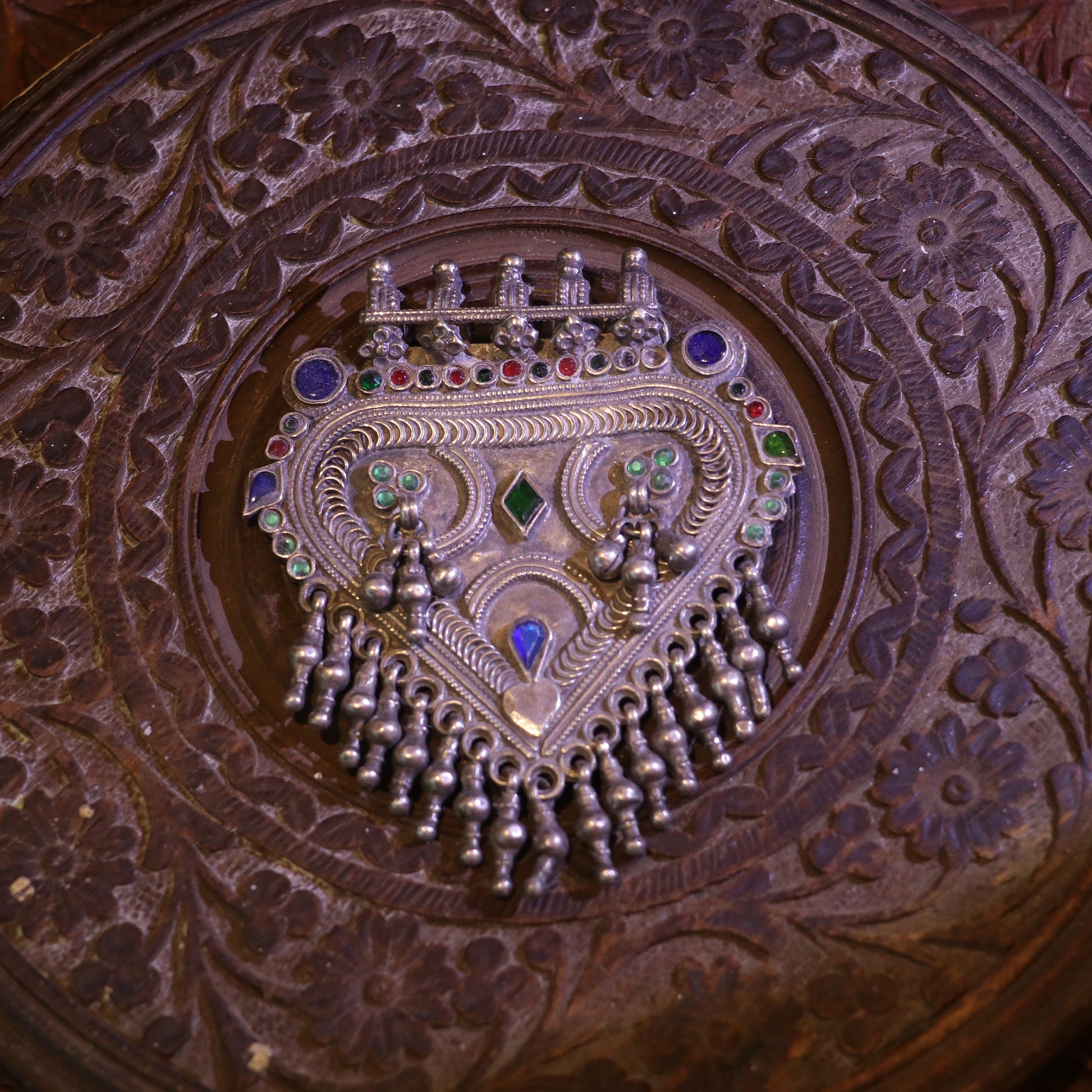 TRADITIONAL TRIANGULAR SILVER PENDANT