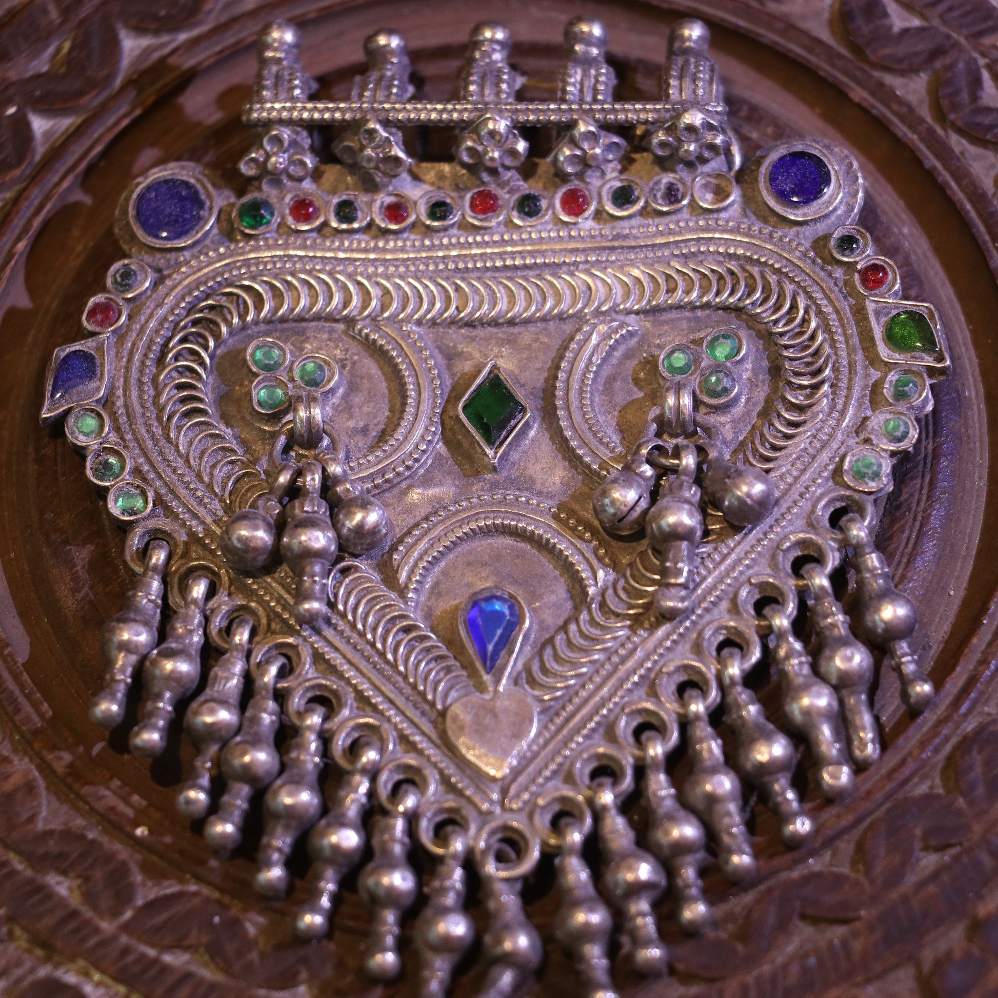 TRADITIONAL TRIANGULAR SILVER PENDANT